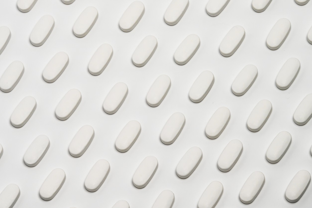 What is Anavar and what are its side effects?
